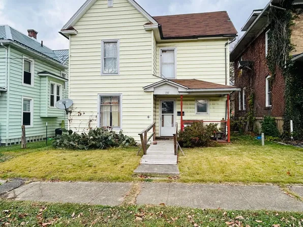 141 N Wills Ave, Covington, VA 24426