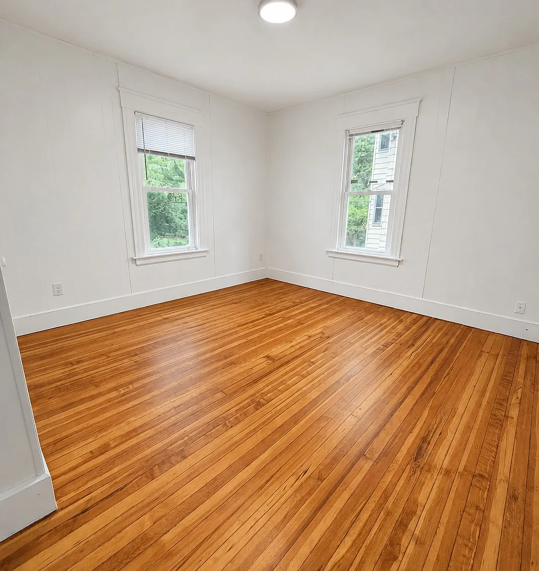 3 bed, 1.0 bath, 1250 sqft, $1,700 — Photo 3