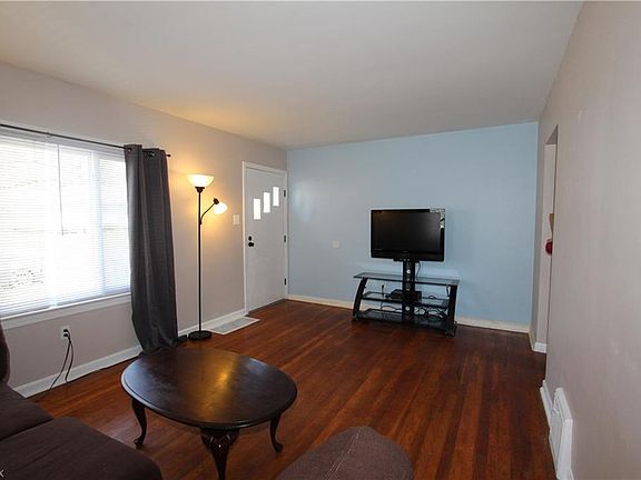 4th image of 614 Washington Ave