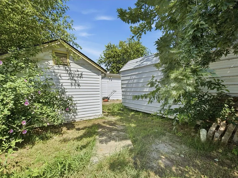425 S 45th West Ave — Photo 12
