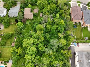 1050 Burnhamthorpe Rd E, Mississauga, ON L4Y2X6