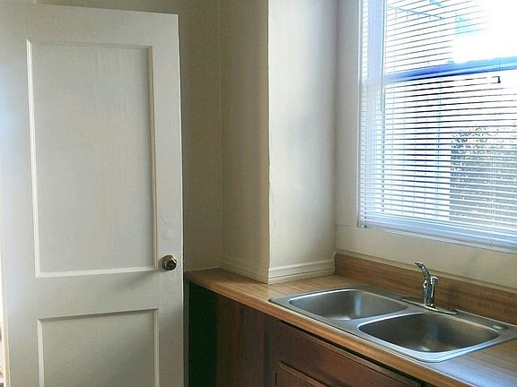5th image of 4220 Campus Ave APT 5