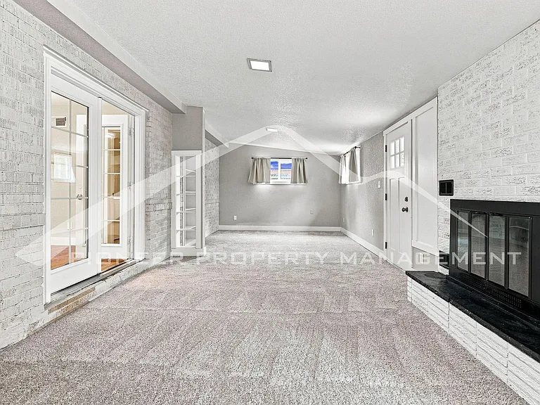 1235 Scranton St — Photo 20