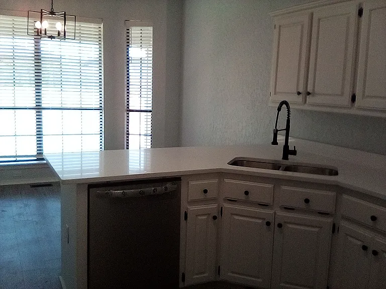8229 N McKee Blvd — Photo 9