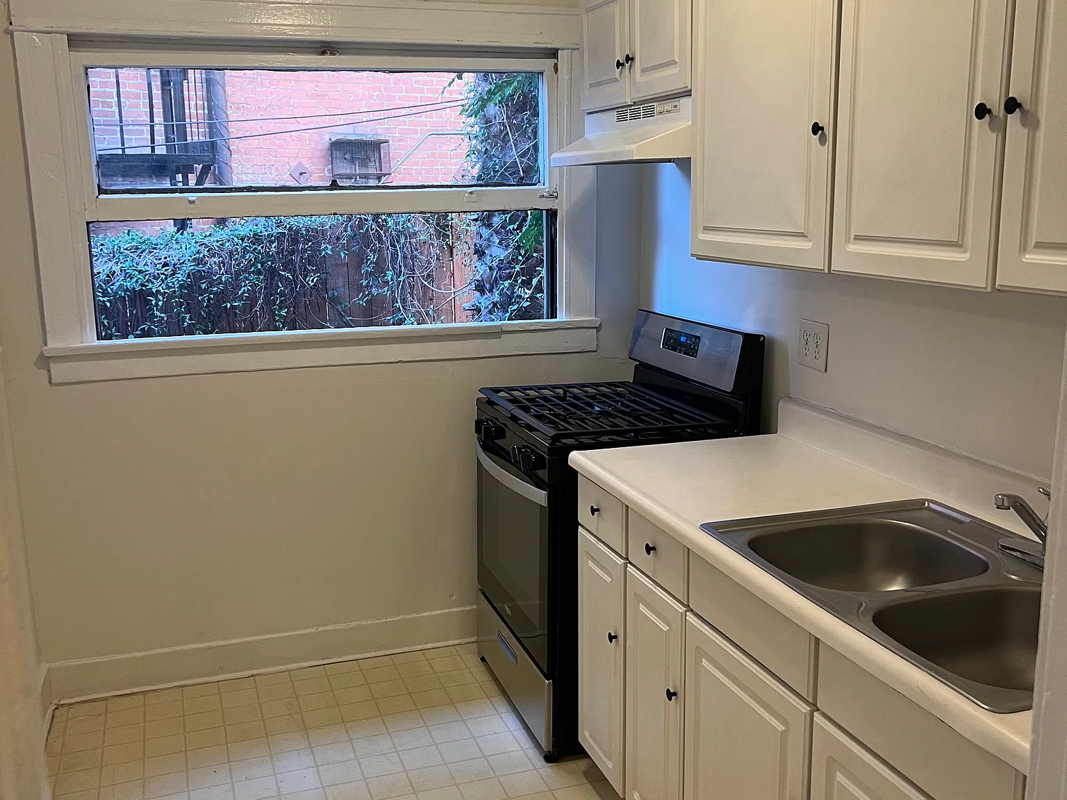 1 bed, 350 sqft, $1,795 — Photo 4