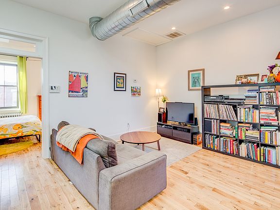 2nd image of 2011 E Dauphin St #1