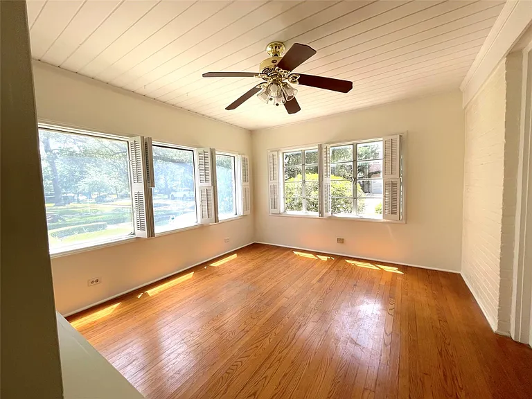 2102 Milford St #1 — Photo 23
