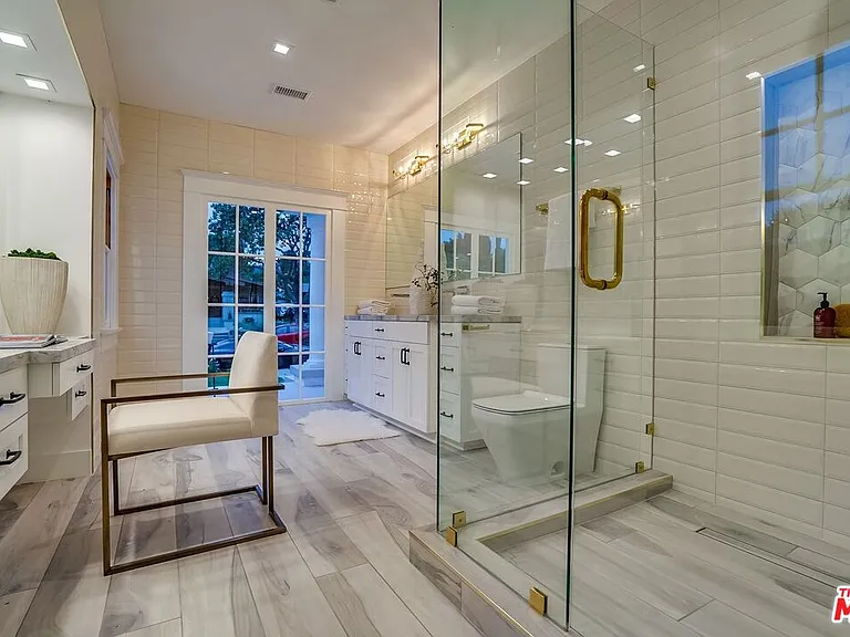 1524 N Sierra Bonita Ave — Photo 8