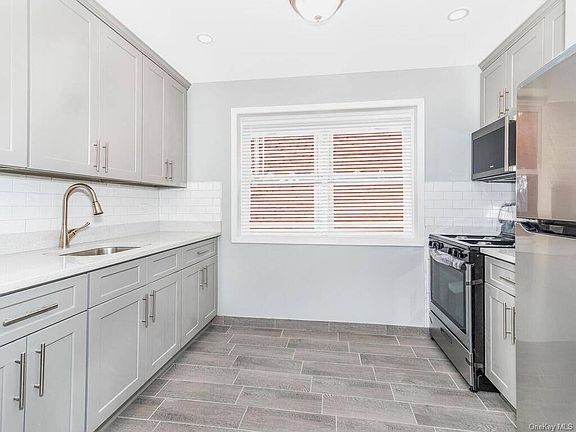 2nd image of 3358 Colden Ave #3