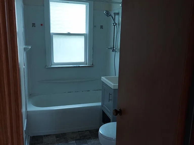 607 Indiana St — Photo 2