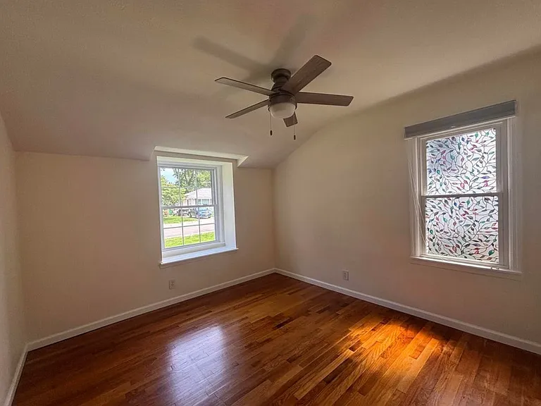 1804 W Iles Ave — Photo 10
