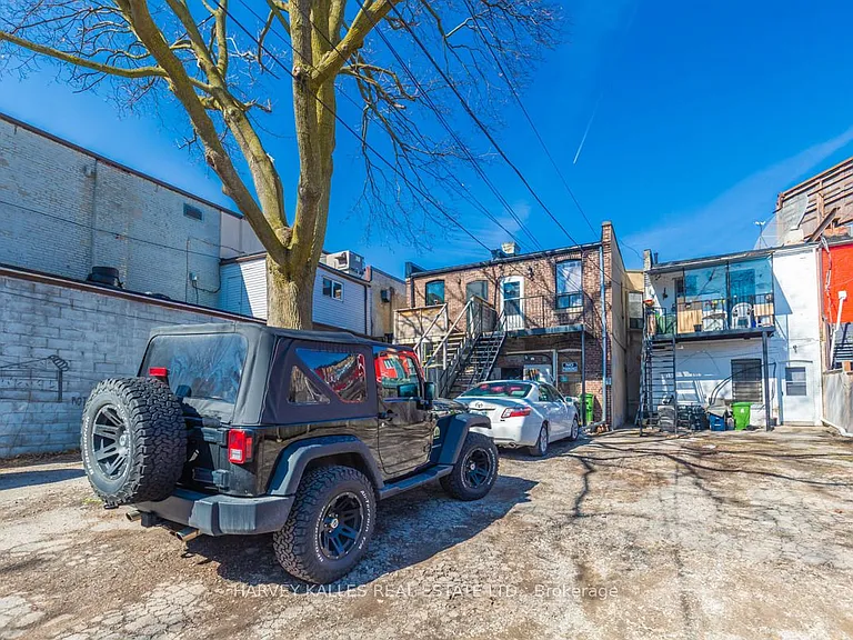 657 Saint Clair Ave W #UPPER — Photo 19