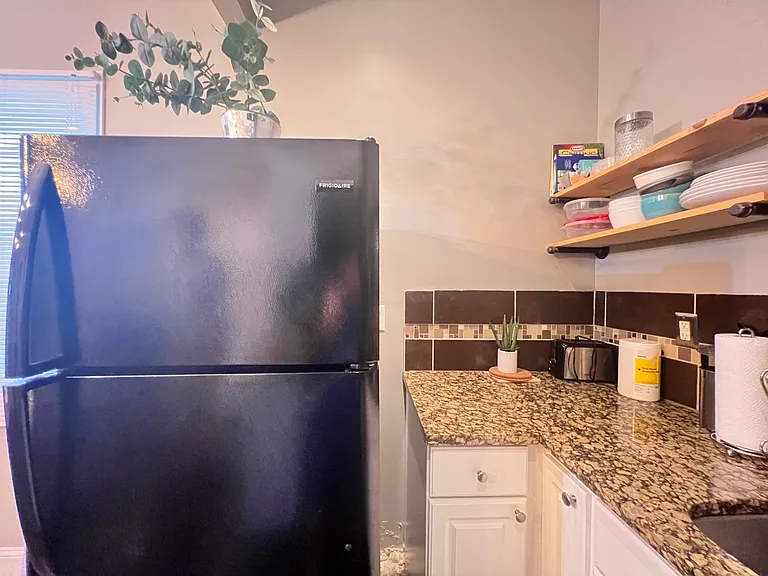 2407 N Capitol Ave #1 — Photo 12