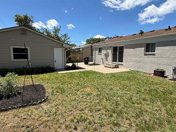 3rd image of 805 S Carlson St