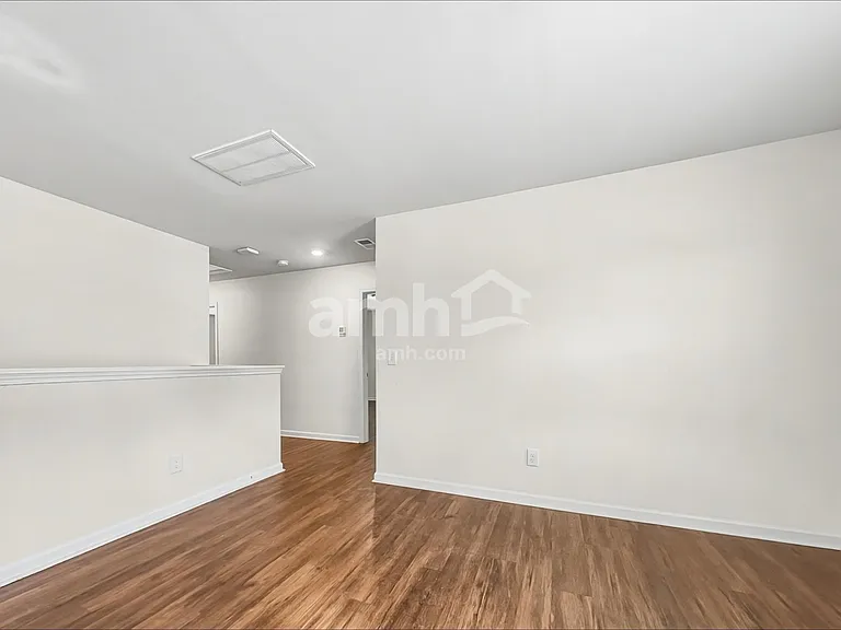 518 Singing Bush Ave — Photo 9