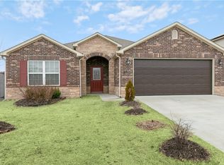 6802 SW Whitmarsh Rd, Bentonville, AR 72713