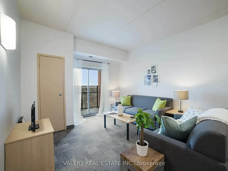 1700 Simcoe St N #101 — Photo 3
