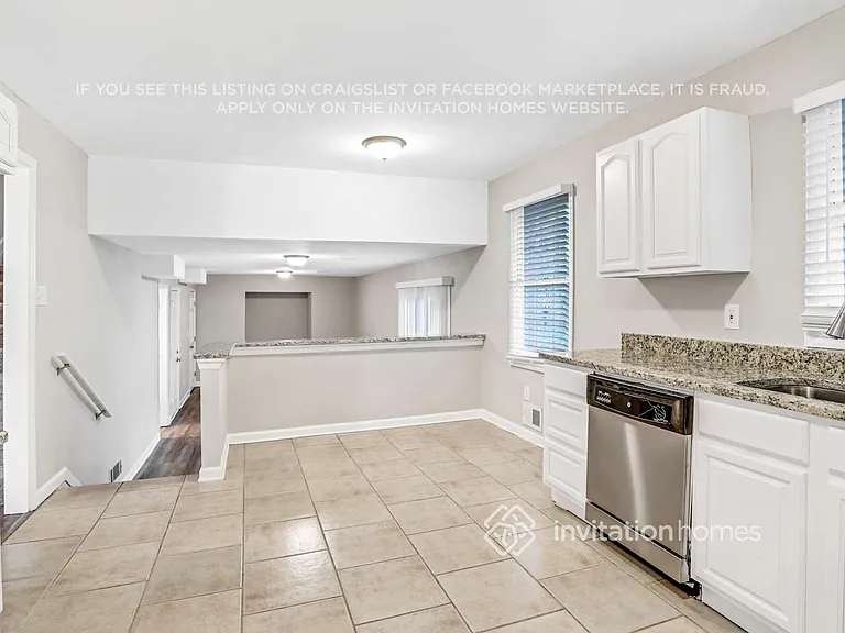 2339 Chevy Chase Ln — Photo 11