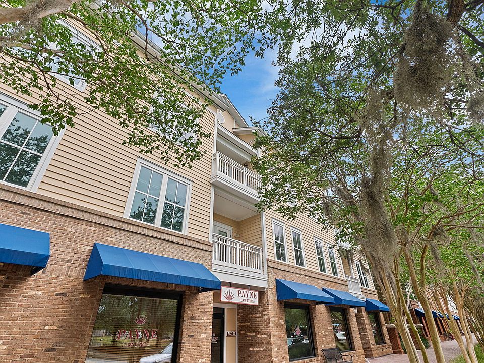 1st image of 280 Seven Farms Dr Unit 302