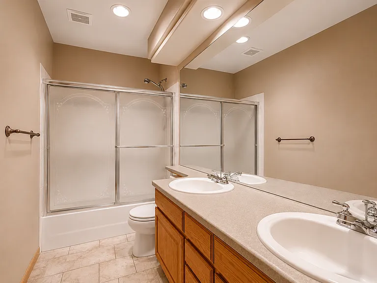 9865 Glenstone Trl — Photo 13