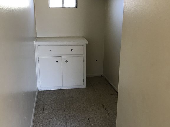 4th image of 24550-24560 Atwood Ave #50-7