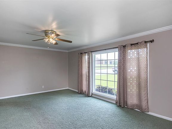 2nd image of 700 Richardson Dr