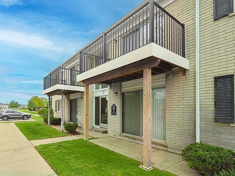 Waynewood Apartments — Photo 13