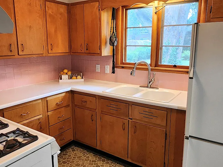 311 Margaret Ave — Photo 4