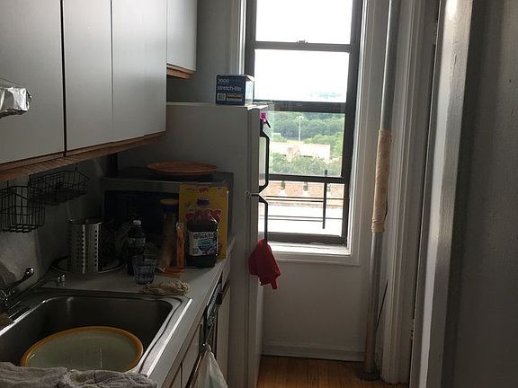 4th image of 3875 Waldo Avenue 8n #8N