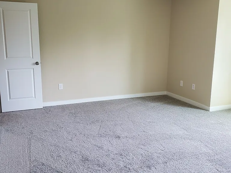 1917 Ahlers Ave — Photo 23
