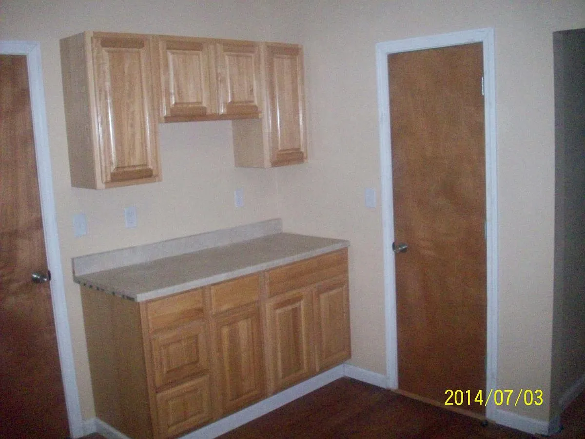 2 bed, 900 sqft, $1,400 — Photo 3