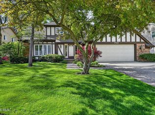 7111 Williamsburg Dr, Sylvania, OH 43560