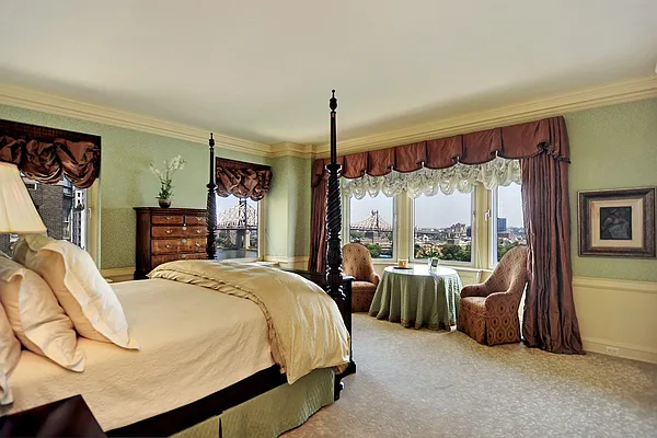 Sold by Corcoran | media 15