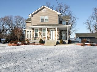 595 E Concord St, Sheldon, IL 60966