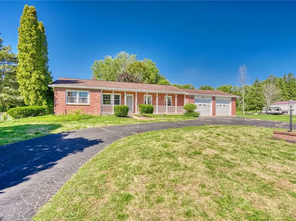 4543 Ontario Center Rd, Walworth, NY 14568