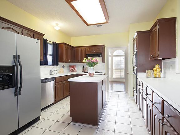 3rd image of 2805 Cantura Dr