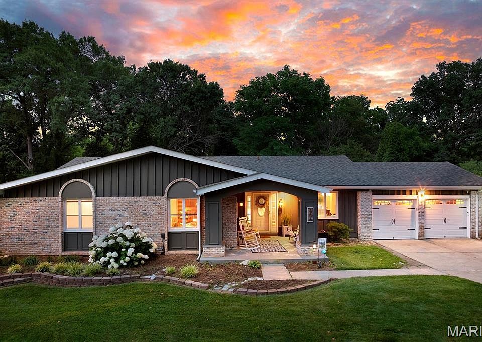 1st image of 806 Hollyridge Dr