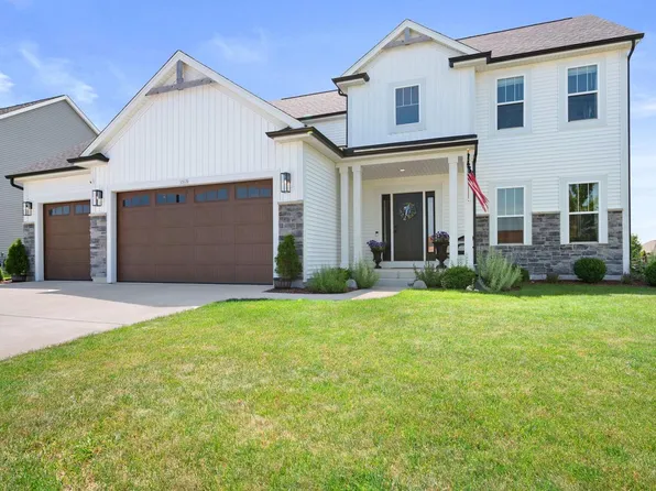 1513 Whalen DRIVE, Oconomowoc, WI 53066