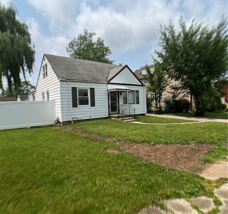 1st image of 62 Duluth Ave