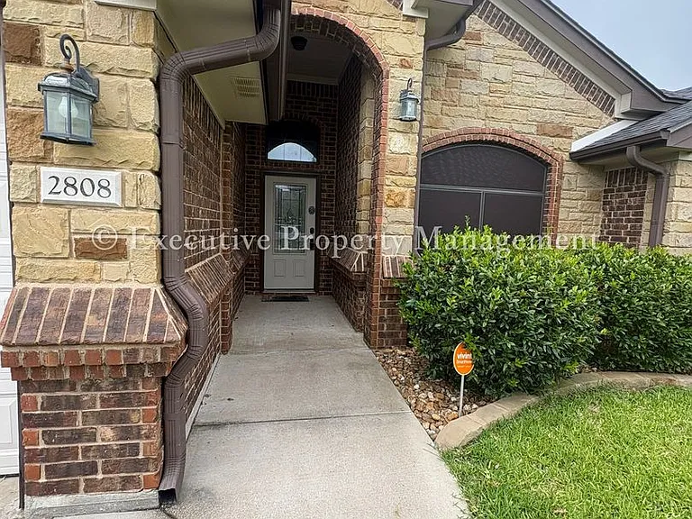 2808 Natural Ln — Photo 2