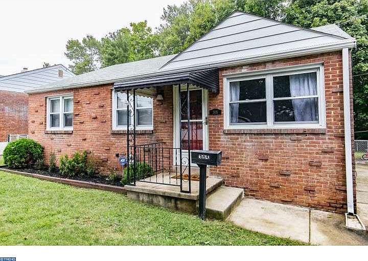 1st image of 305 Silverbrook Dr