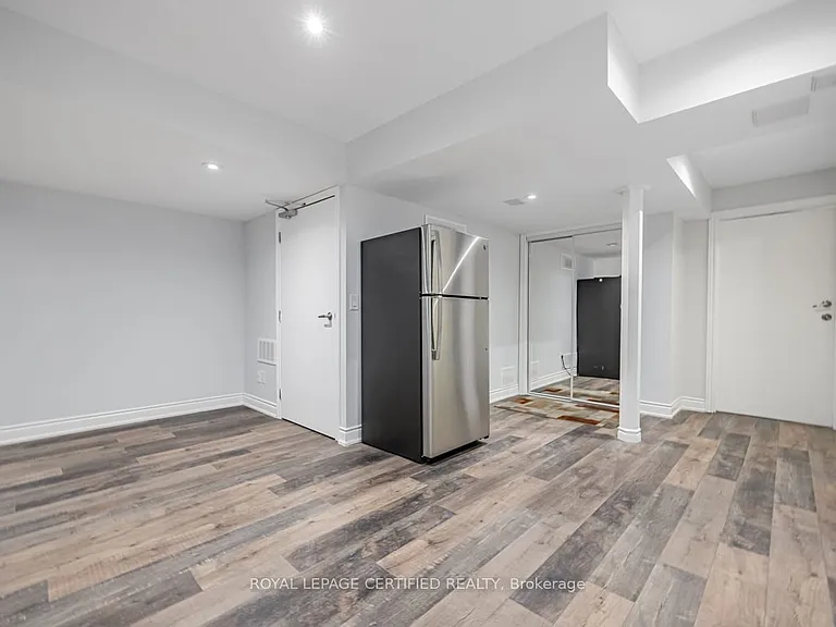 72 Little Britain Cres #BSMT — Photo 1