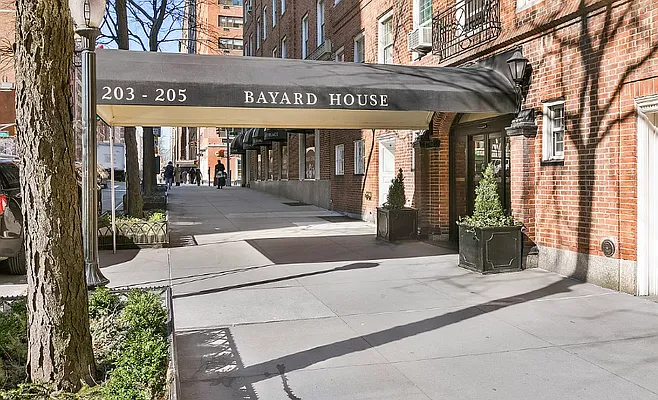 Sold by R New York | media 16