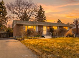 1076 Lincoln Dr, Kingston, ON K7M 4Z4
