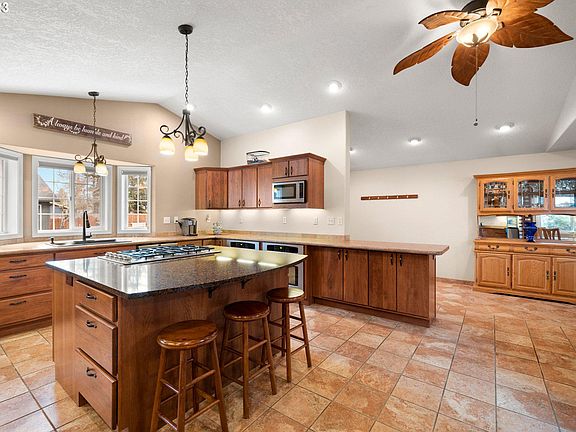 5th image of 5823 SE Tikki Ct