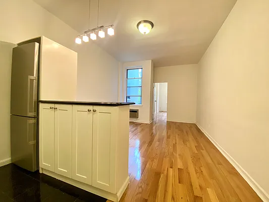 Rented by Avenues Real Estate | media 4