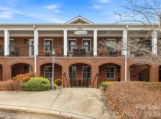 2688 Greenville Hwy #B, Flat Rock, NC 28731