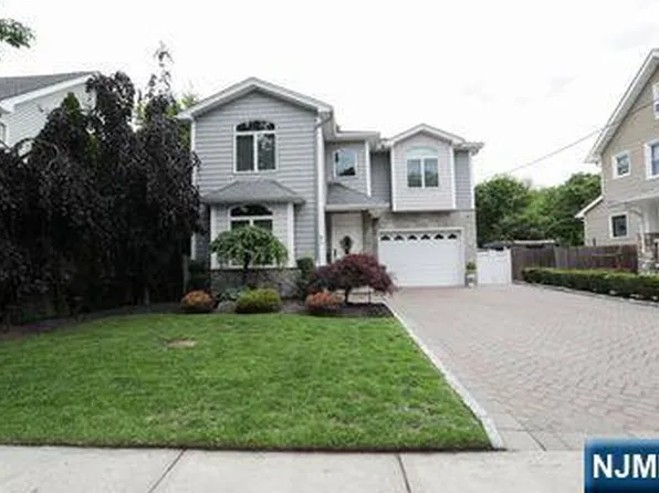 51 Terrace Ave, Rochelle Park, NJ 07662