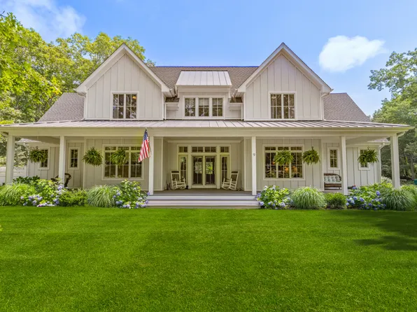 https://photos.zillowstatic.com/fp/b1d93cf22a1f648ac2bf4f9e6257e629-p_e.webp