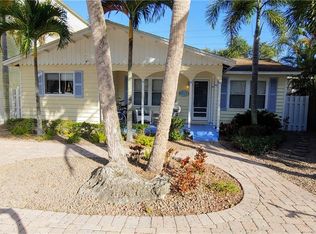 611 Avenida De Mayo, Sarasota, FL 34242